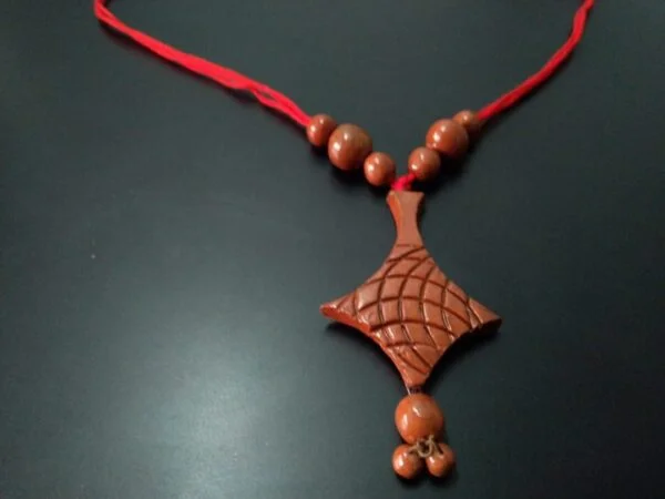 Aesthetic Square Shaped Terracotta Necklace |