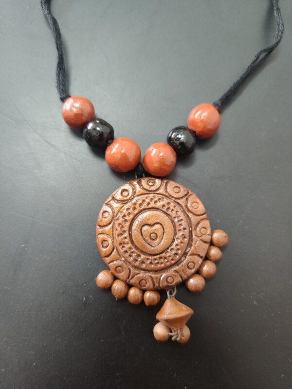 Terracotta Round Pendant Necklace |